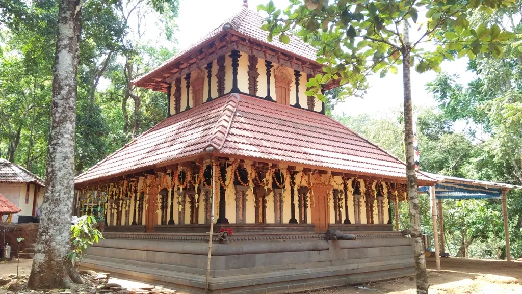 pakkalippallam-sree-adi-parashakti-vishnumaya-temple-annapara-wayanad